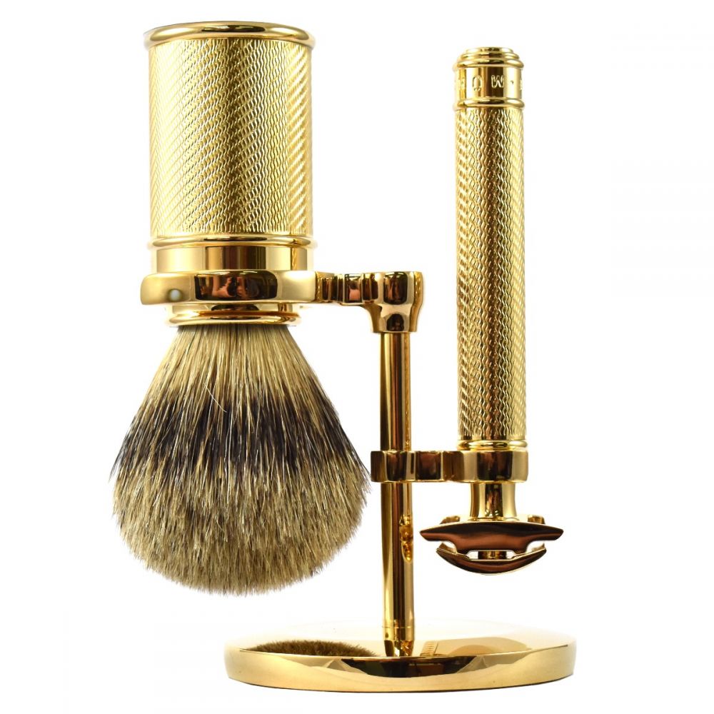 Set 3 pz. Rasoio di sicurezza liscio in ottone dorato e pennello in tasso "TRADITIONAL" Set 3 pz. Rasoio di sicurezza liscio in ottone dorato e pennello in tasso "TRADITIONAL"